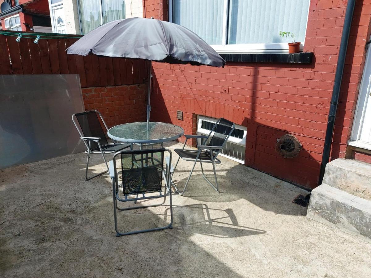 Lovely Studio-Flat With Free Parking, Free Wifi. Leeds  Exterior photo